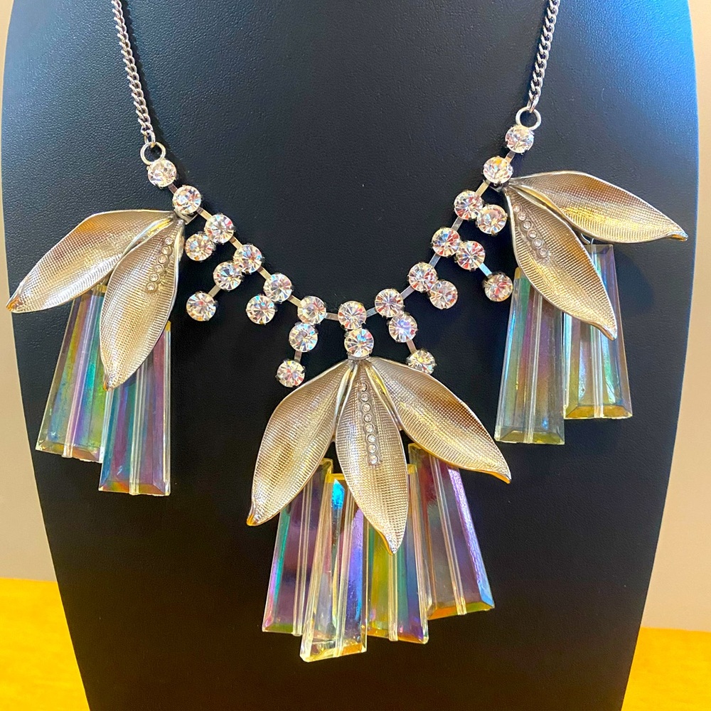 Leaf drop necklace with CZ detailing.